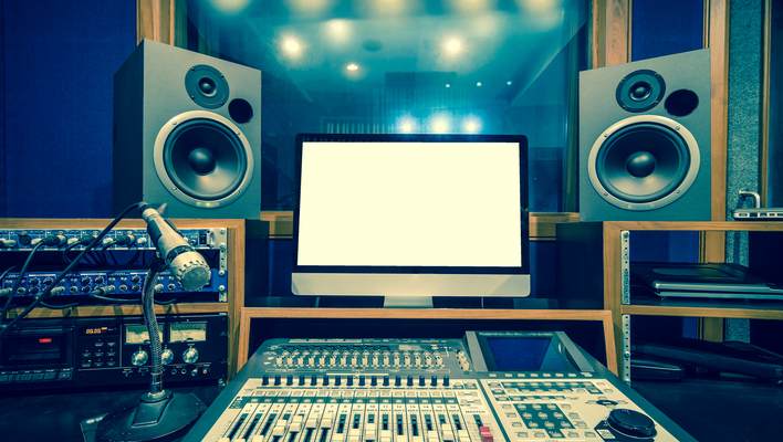 Studio Monitors vs PA Speakers