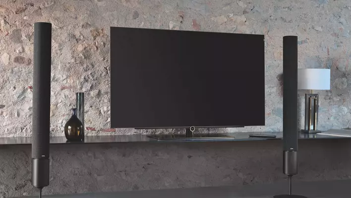 Tv with two floorstanders