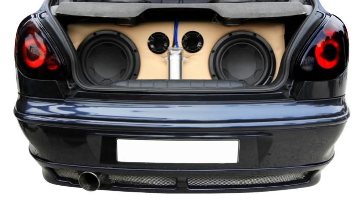 the Disadvantages of Two Subwoofers in Your Car